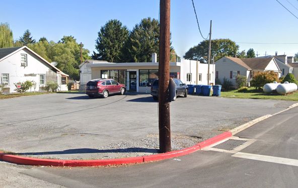 Williamsport Laundry Center: 249 S Conococheague St, Williamsport, MD 21795